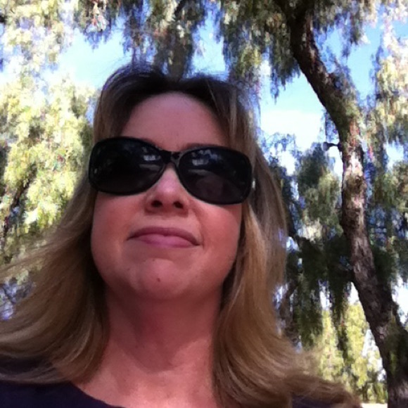 Meet your Posher, Stacy - Picture 3 of 4